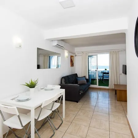 Carola 2 - Apartamento En Primera Linea *